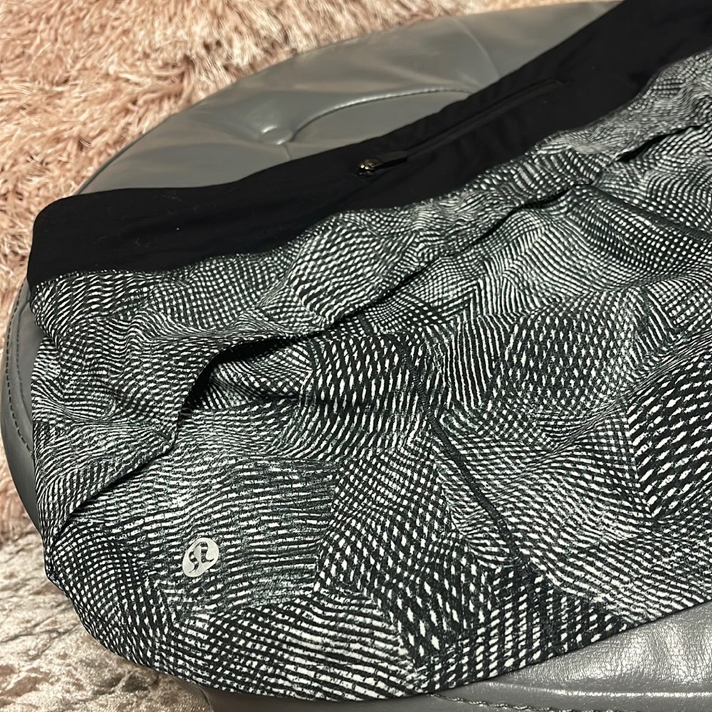 LULULEMON SPEED UP SHORT- 2.5 IN. INSEAM
